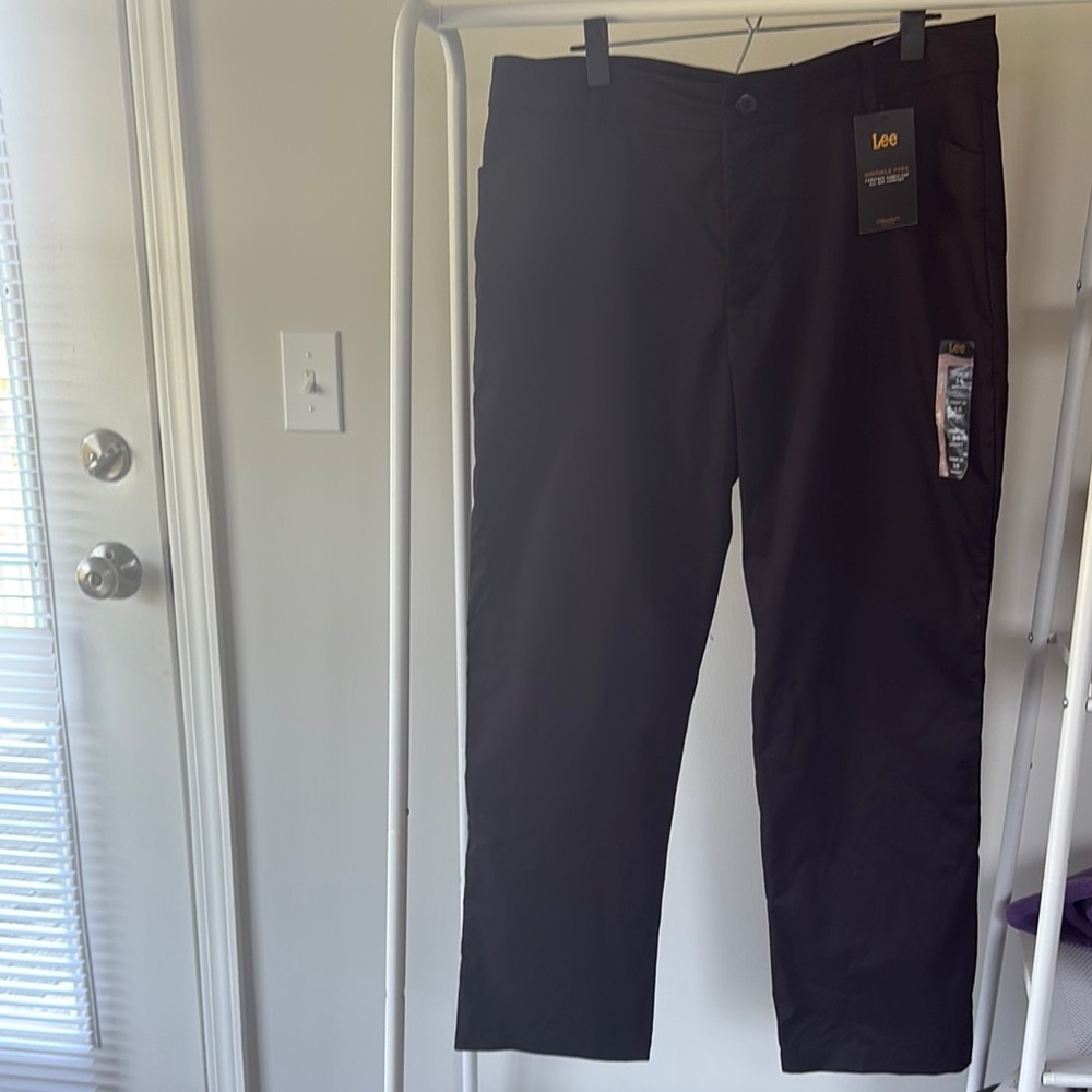 Lee Women’s Wrinkle-Free Relaxed Fit Straight Leg Pants NWT Petite